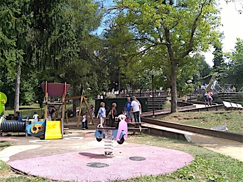 Speeltuin in centrum Sangiacomo